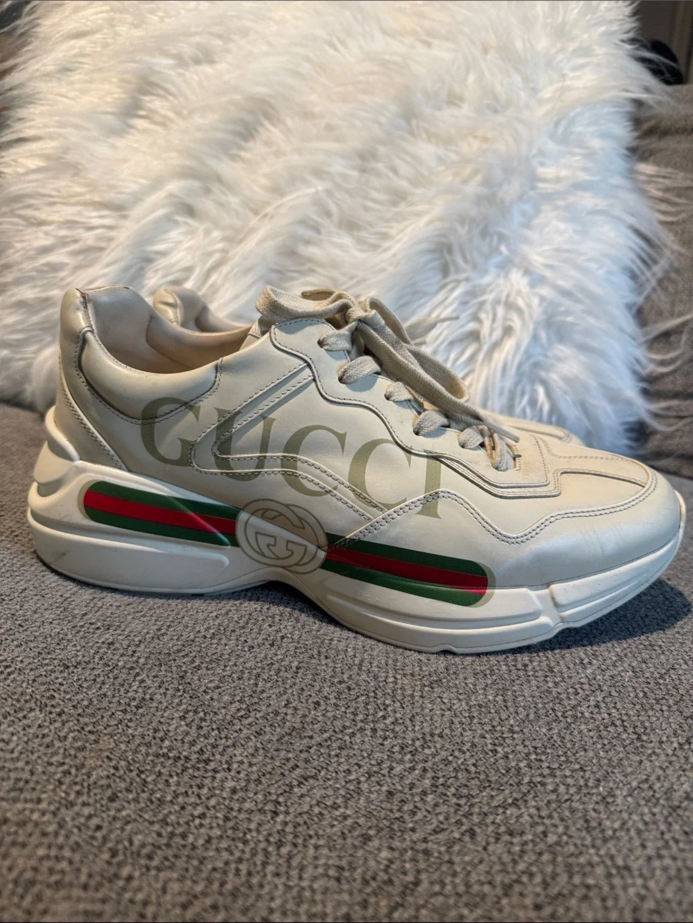 Gucci authentic Cream Leather Chunky Sneakers with Green and Red Stripe